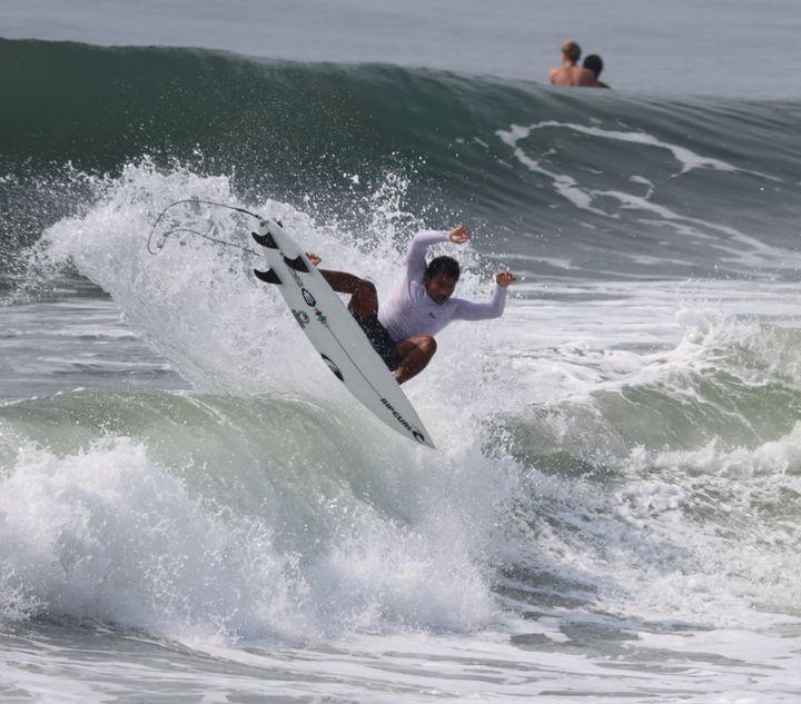 1 hour surfing session