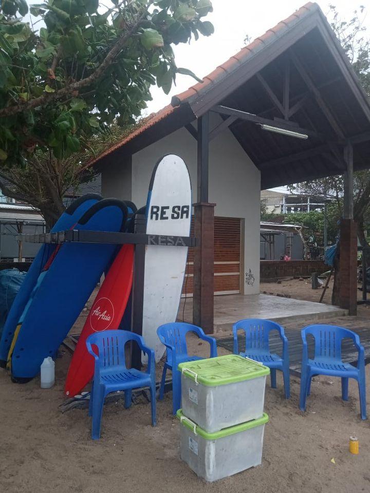 1 hour surfing lesson